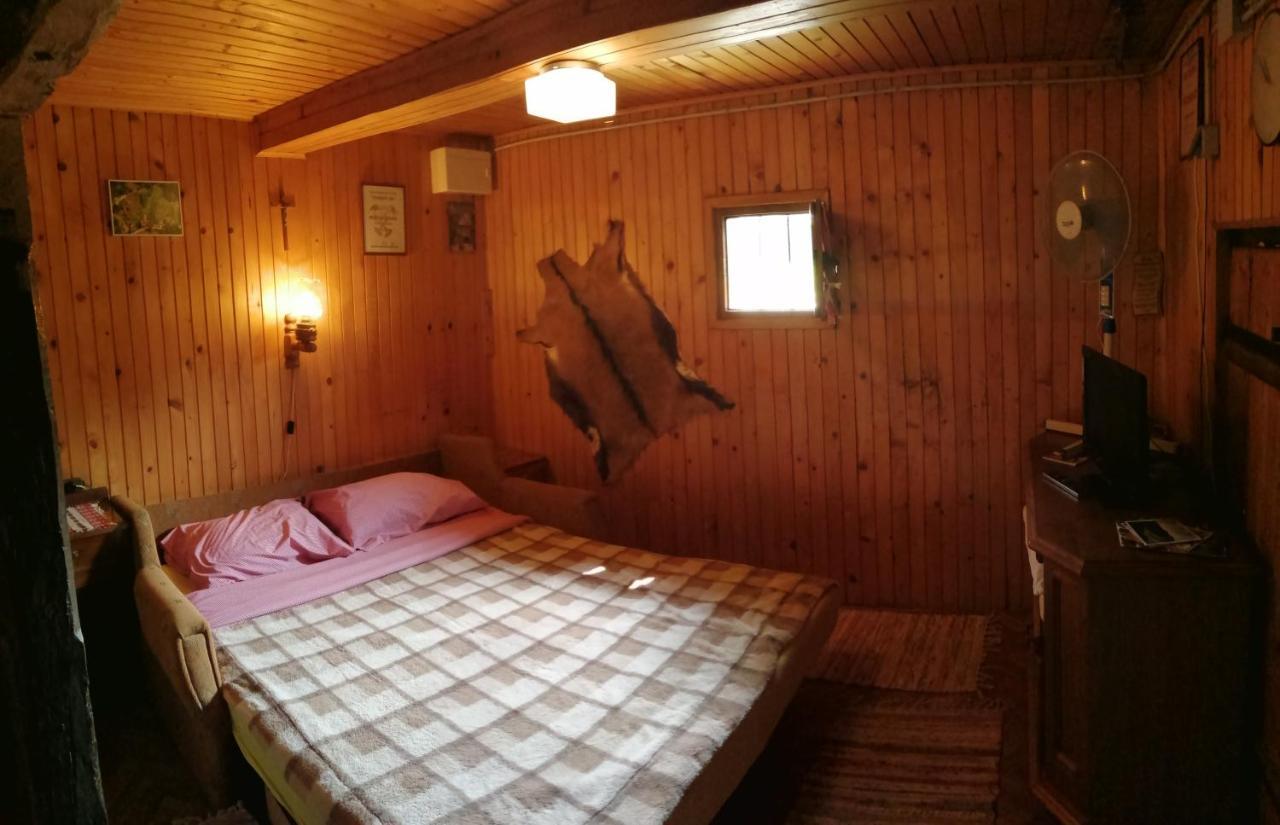 Robinzonski Smjestaj Tepes Tuheljske Toplice Exteriör bild