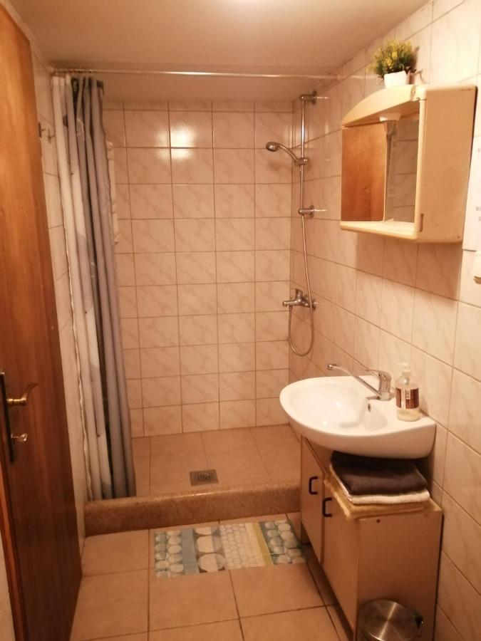 Robinzonski Smjestaj Tepes Tuheljske Toplice Exteriör bild